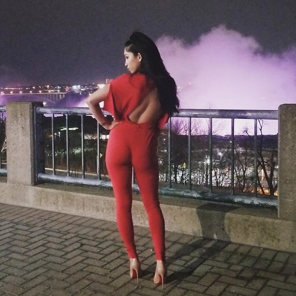 Red Guess Romper - Picture 4 of 4